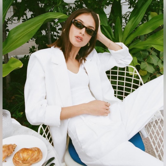 Abercrombie & Fitch Jackets & Blazers - NWT Abercrombie & Fitch White Linen Oversized Blazer Size M